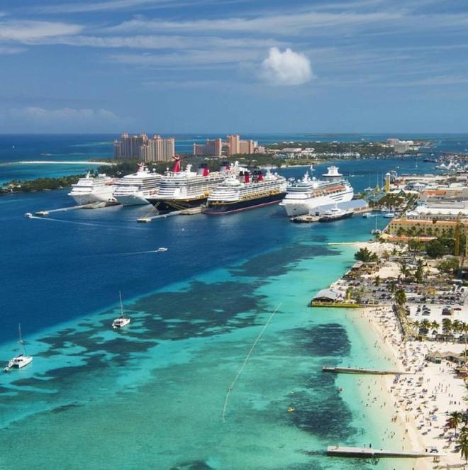 Port of Nassau © SV Taipan